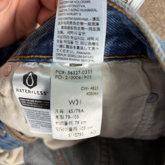 Levi's 501 Button Fly Distressed Cuffed Raw Hem Medium Wash Shorts Women's Sz 31 - Picture 8 of 12